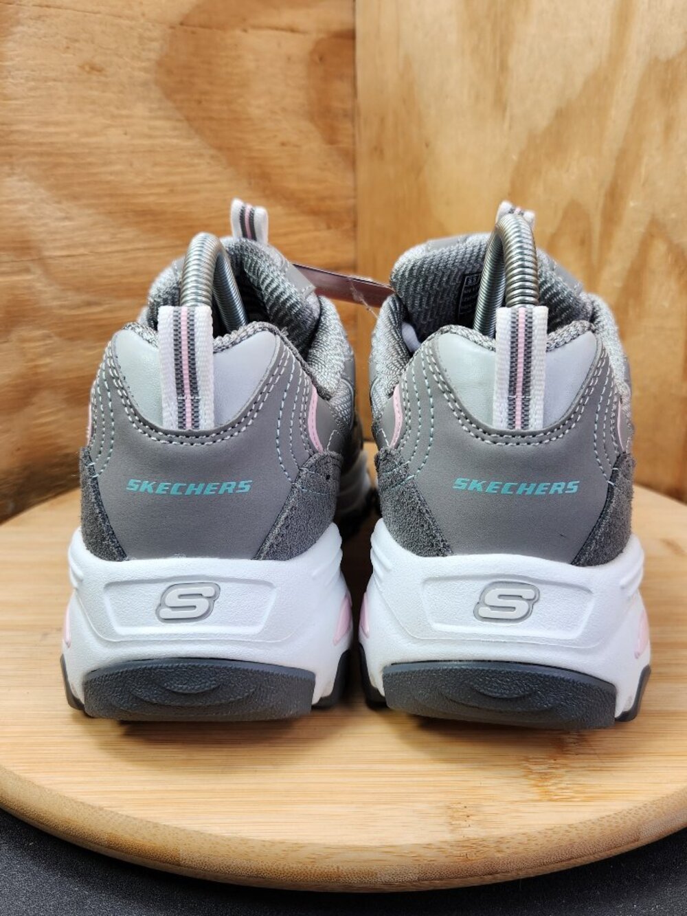 New Skechers D'Lites Womens Gray Sneakers Size 9.5W Wide - Picture 5 of 9